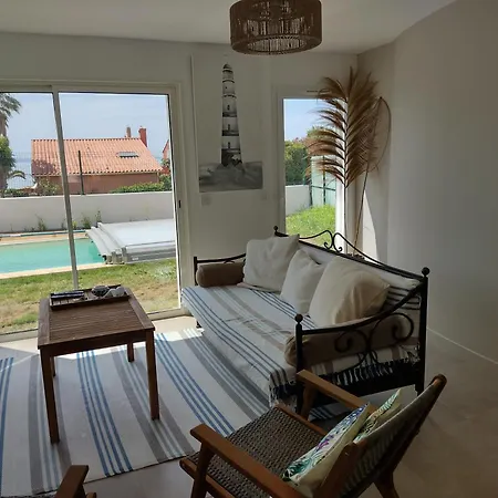 Recente 100m2 A 50m De La Plage Piscine Clim Parking 度假居